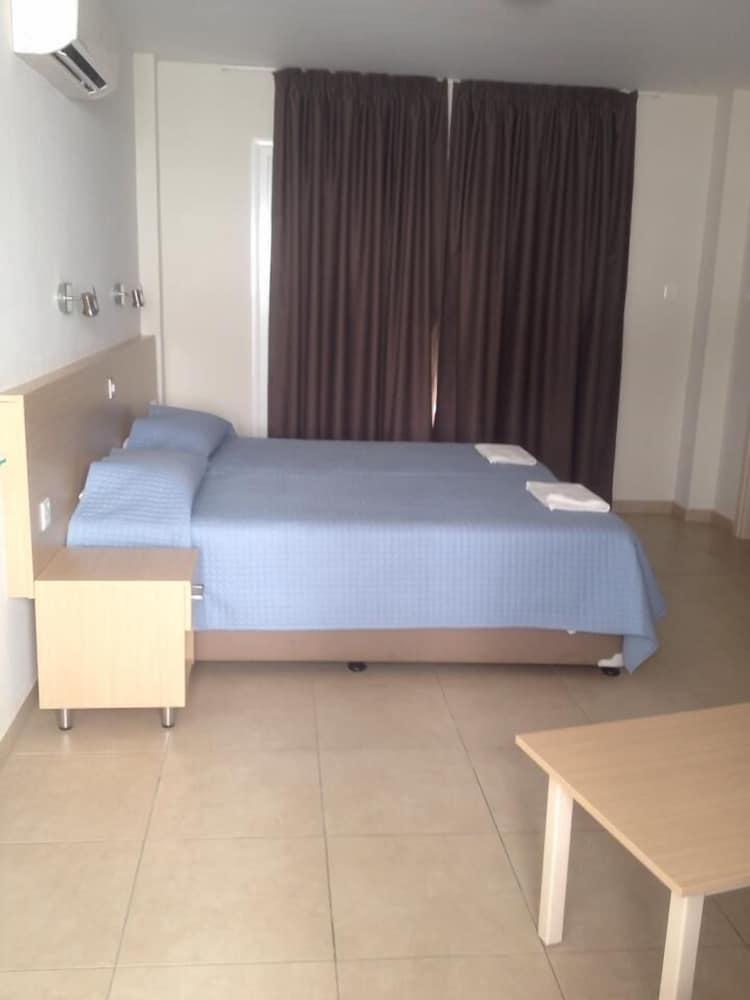 Christabelle Hotel Apartments Айя-Напа Екстер'єр фото